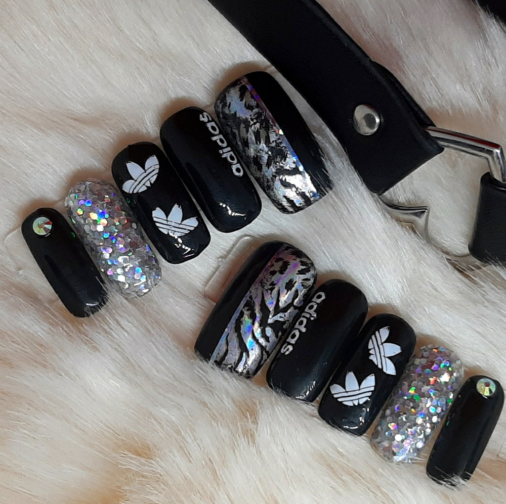 Press on nails MEDIUM